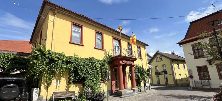 Altes Rathaus | ehem. Amtssitz von Bürgermeister Jakob Eckert Nierstein